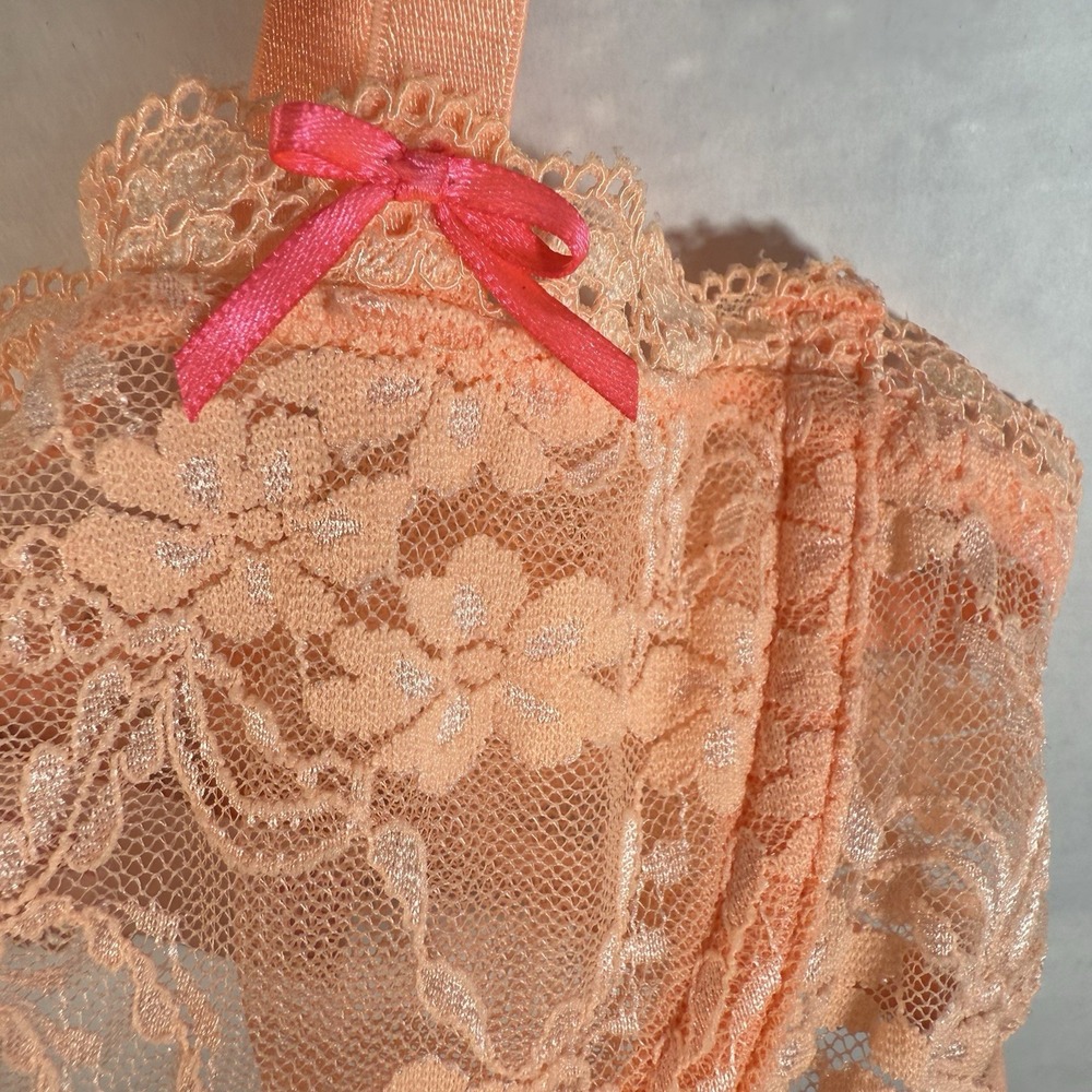 Victoria's Secret Unlined Lace Balconette Bra Apricot Peach Lace V Front 34B EUC - Picture 2 of 11